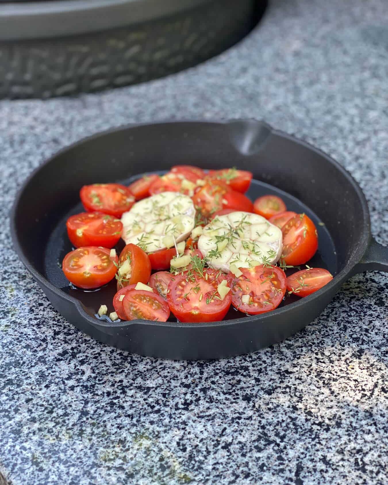 Tomatensalsa-met-burrata-knoflook-bol-recepten-bbq-kamado-dutch-bbq-dude