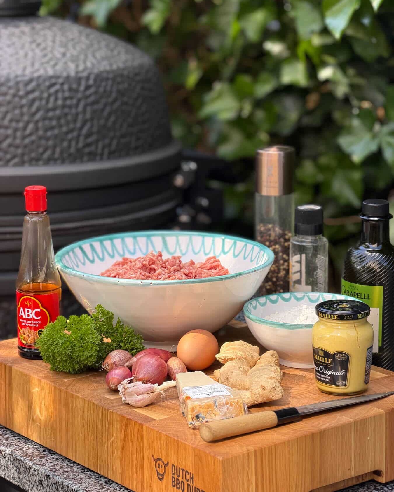 Albondigas-pittige-Spaanse-gehaktballetjes-in-tomatensaus-recepten-bbq-kamado-dutch-bbq-dude-ingredienten-spaanse-gehaktballen
